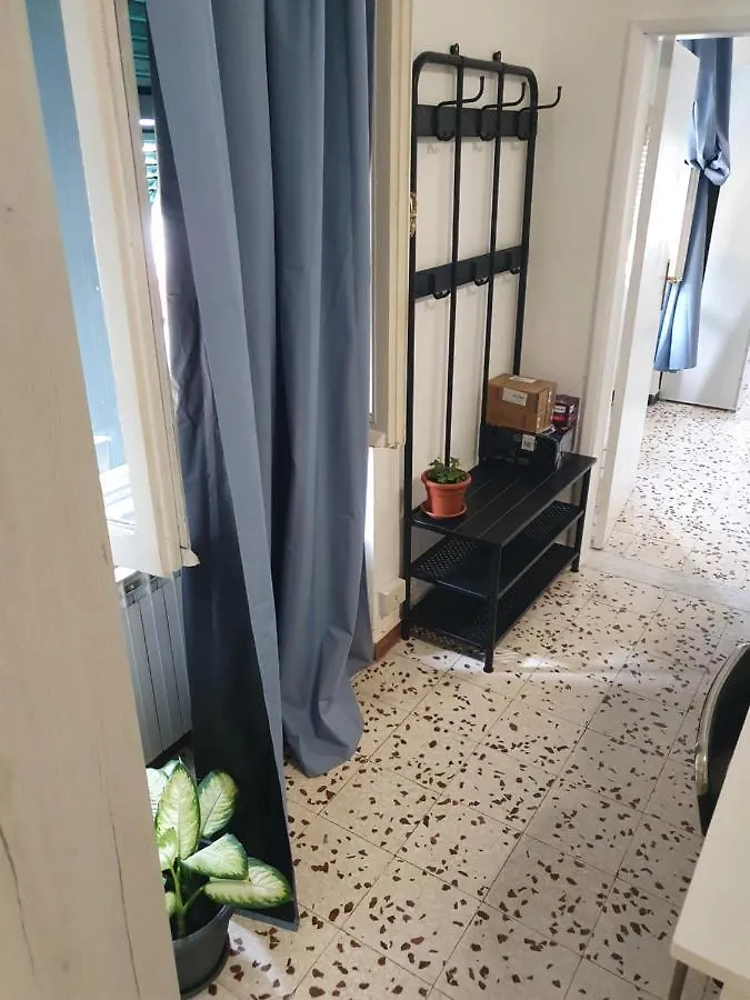 Ostello B&B Sole e Mare Marina Di Carrara Italia